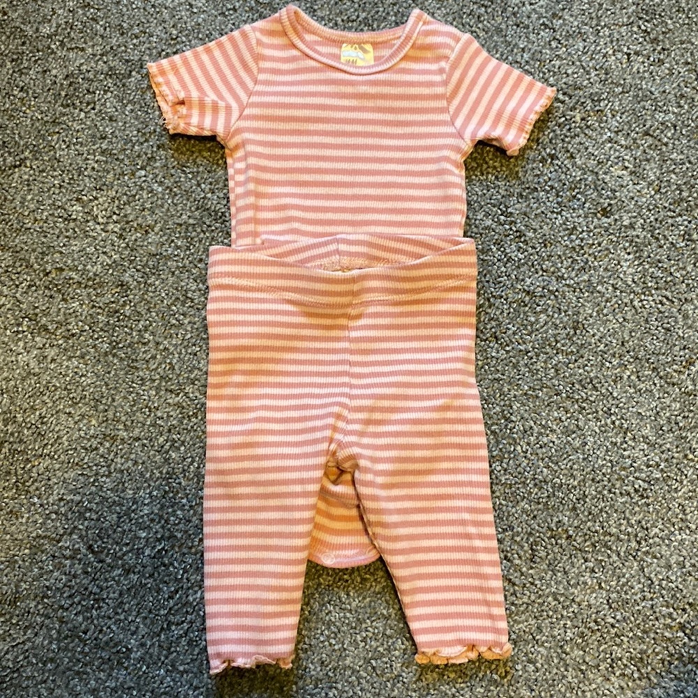 H&M short sleeve and pants ribbed set